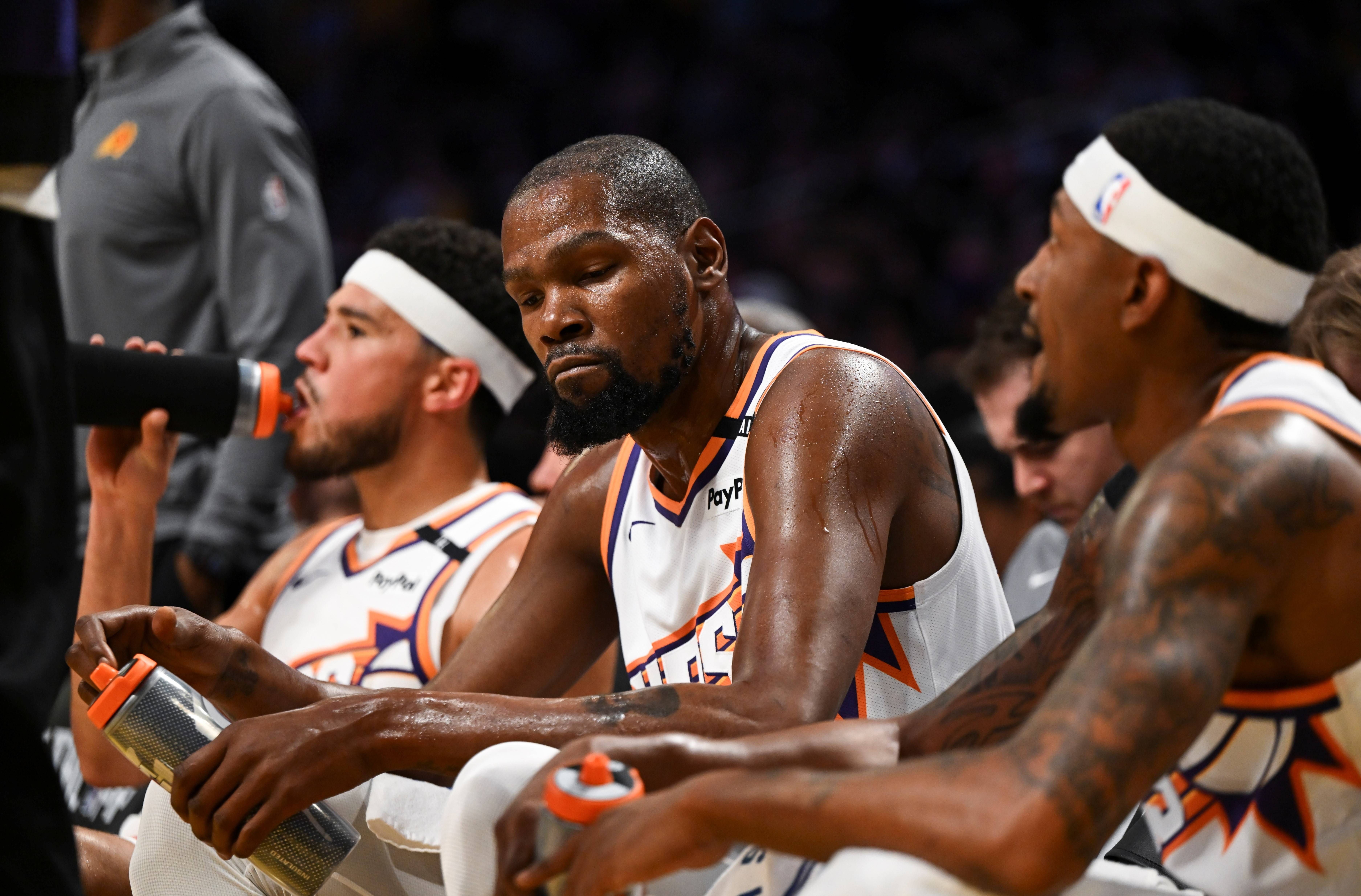 开云官网登录平台赛后体能课后，纽卡斯尔完成体检备战NBA季后赛，引发热议，更衣室氛围转暖的简单介绍