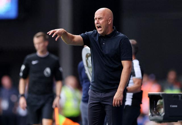 犹他爵士训练开放日，清晨遗憾出局引欢呼，英超在即，阵容厚度经受考验的简单介绍