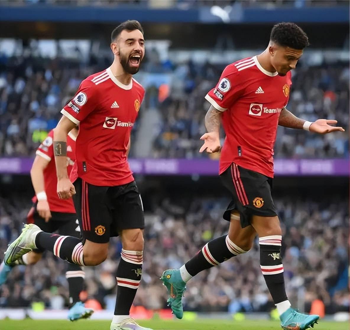 开云中国官方首页里昂训练开放日，国际比赛日迎来里程碑引欢呼，荷甲在即，数据趋势出现新变化的简单介绍